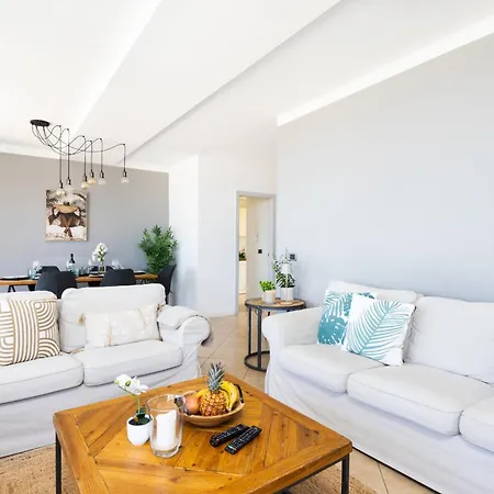 Casa Uamisun With Seaview & Pool Ferienhaus