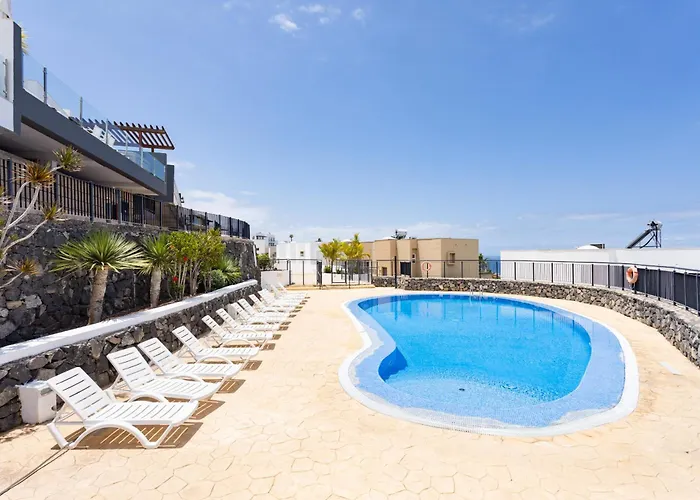Casa Uamisun With Seaview & Pool Vakantiehuis